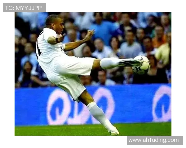 传奇足球明星经典动作回顾与解析展现他们的无与伦比技巧与风采